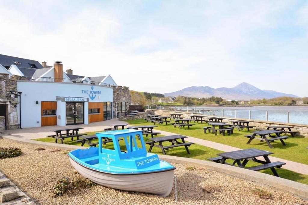 Apartmán Clew Bay Balcony Views - Westport Quay Apt Exteriér fotografie