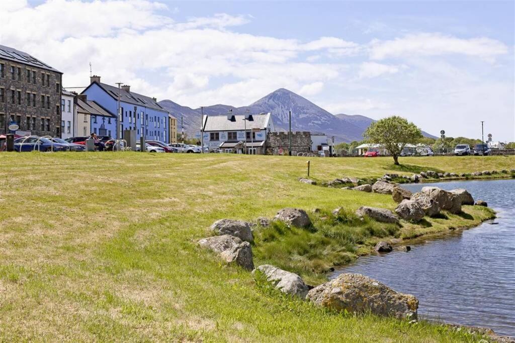 Apartmán Clew Bay Balcony Views - Westport Quay Apt Exteriér fotografie